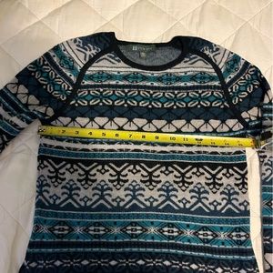 Title nine wool sweater in excellent condition. Warm and cute